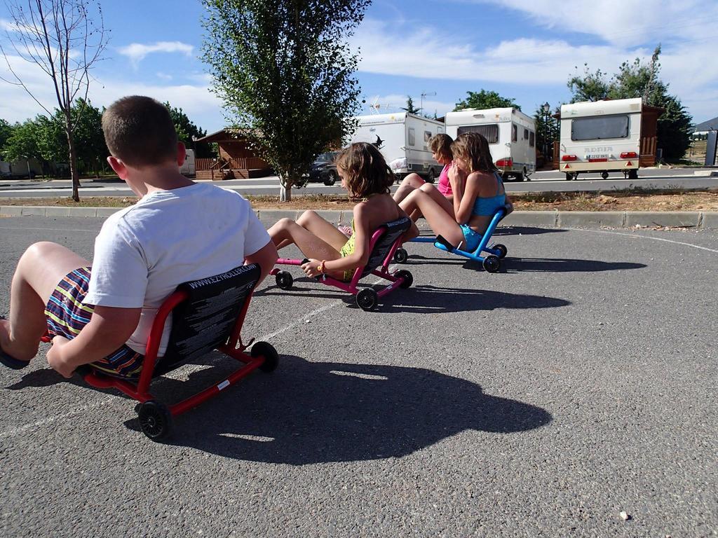 Camping La Sierrecilla Humilladero Εξωτερικό φωτογραφία